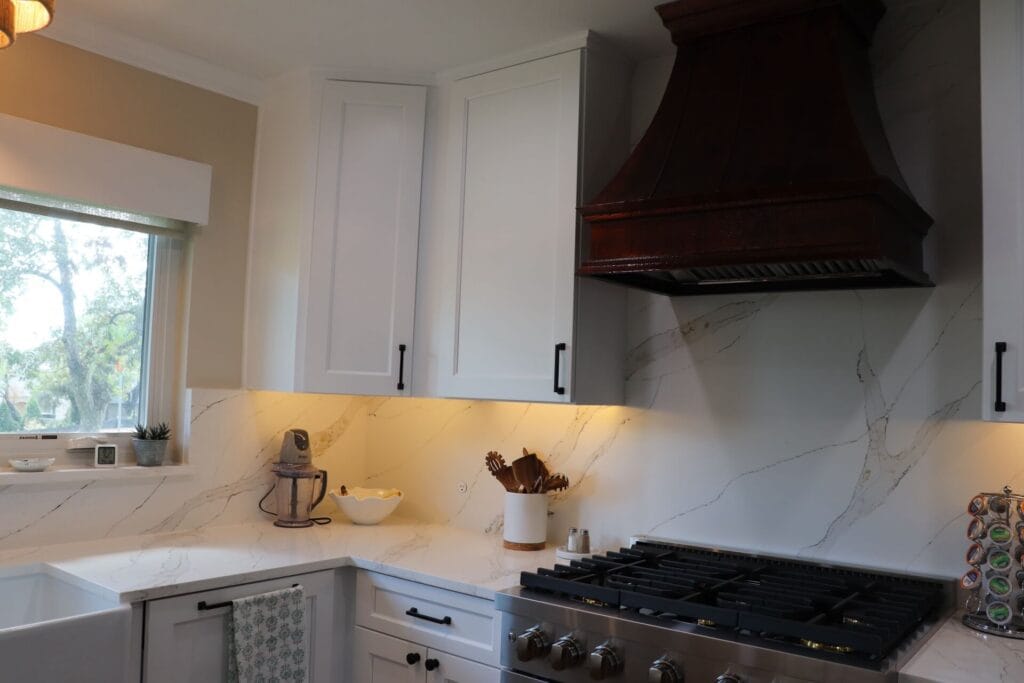 RTA White Shaker with Stratus Calacatta McLaren countertops