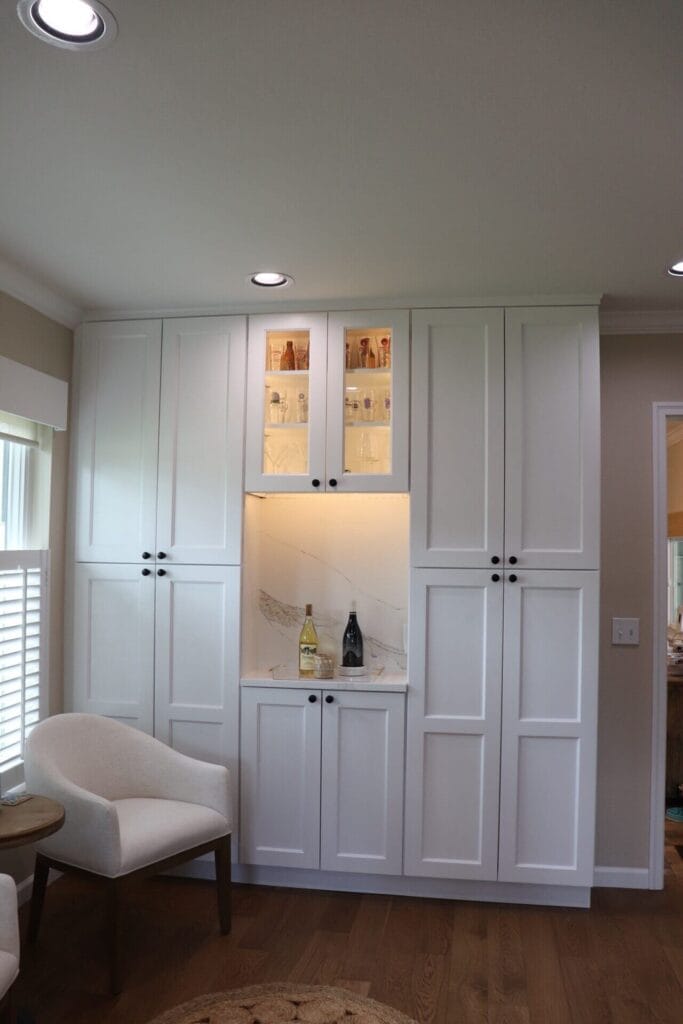 RTA White Shaker with Stratus Calacatta McLaren countertops