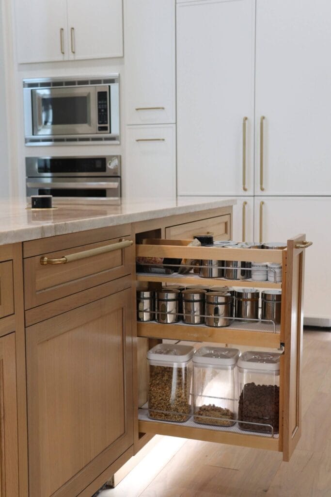 Durasupreme White Oak island, Fabuwood Dove on the perimeter, Taj Mahal quartzite countertops