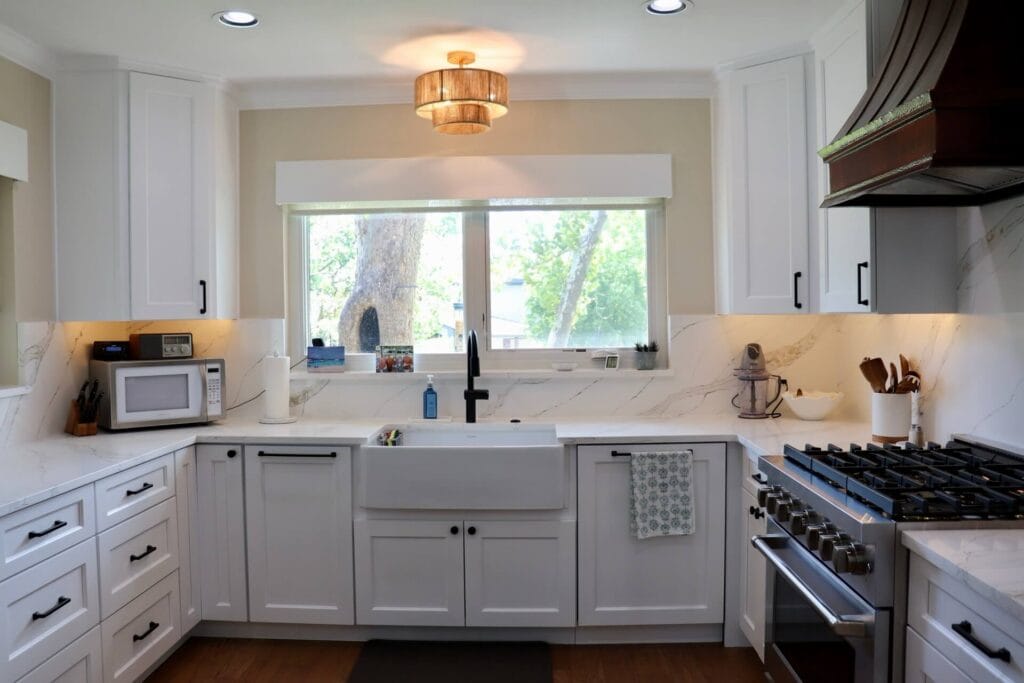 RTA White Shaker with Stratus Calacatta McLaren countertops