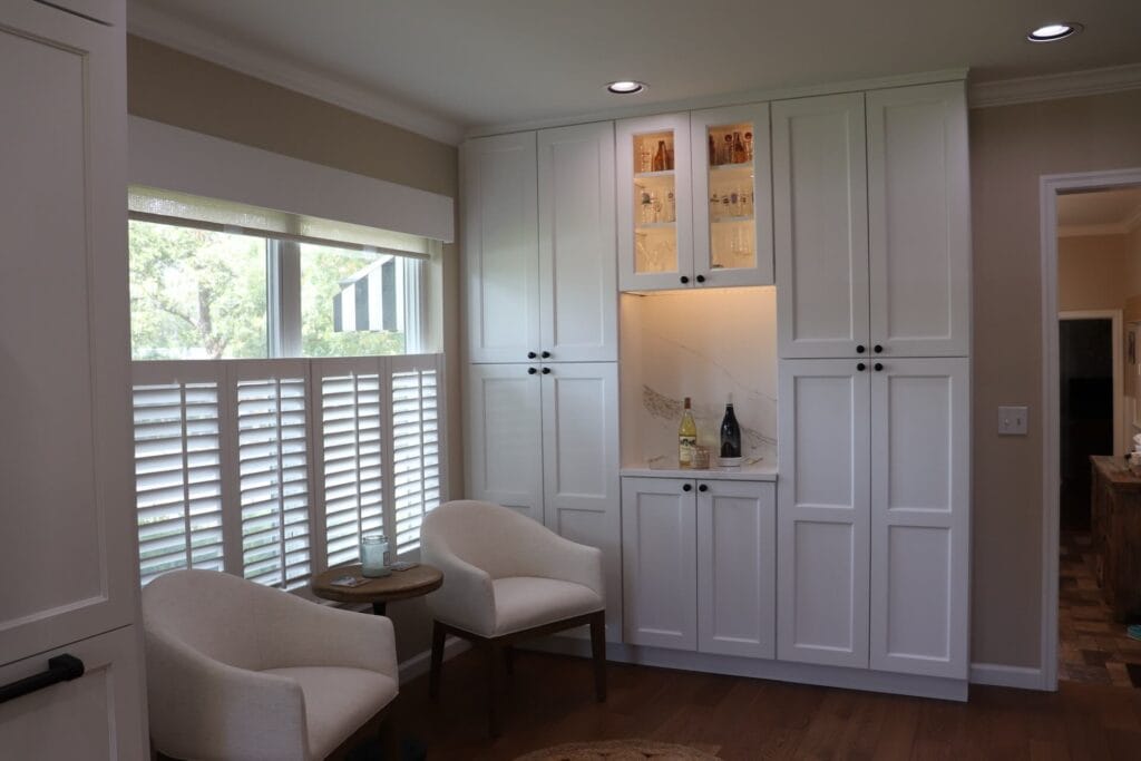 RTA White Shaker with Stratus Calacatta McLaren countertops