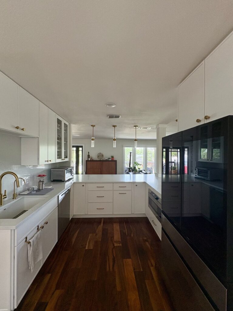 RTA Slim White Shaker cabinets with Stratus Lenox Oro countertops.