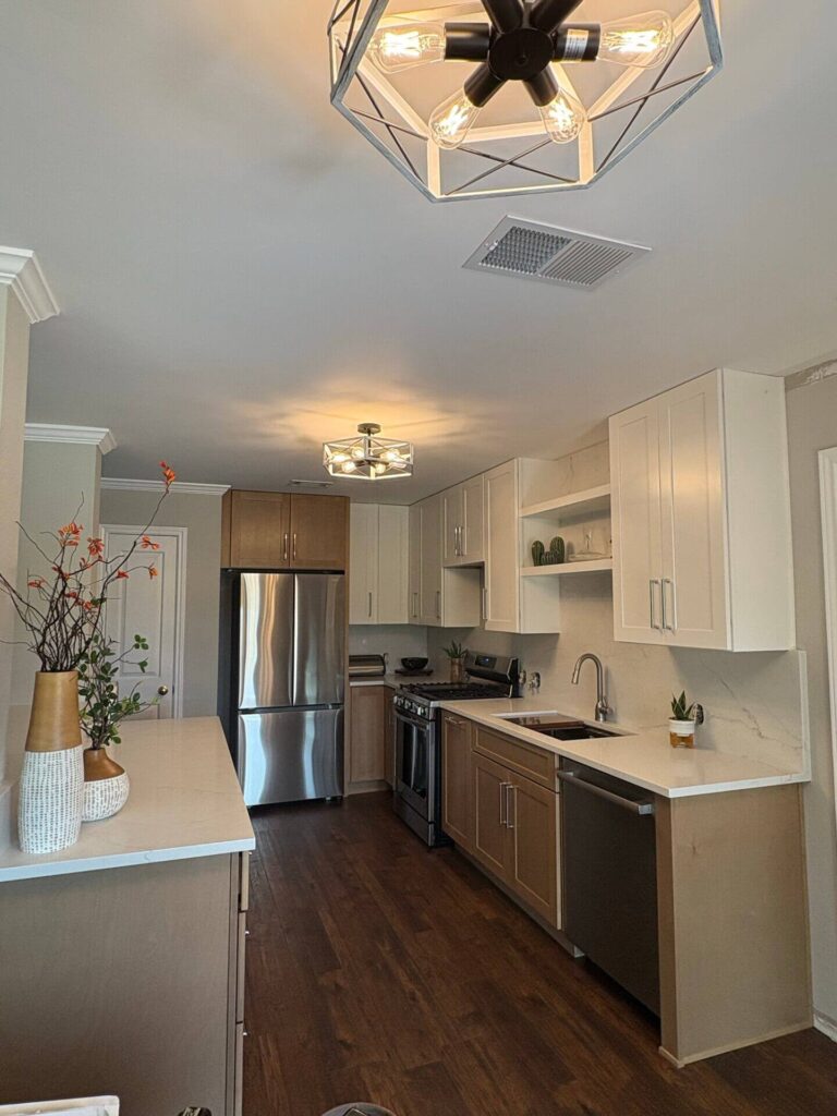 RTA Timber Shaker with Stratus Regal d’Oro countertops