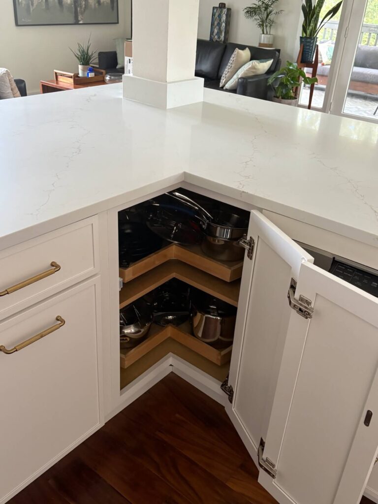 RTA Slim White Shaker cabinets with Stratus Lenox Oro countertops.