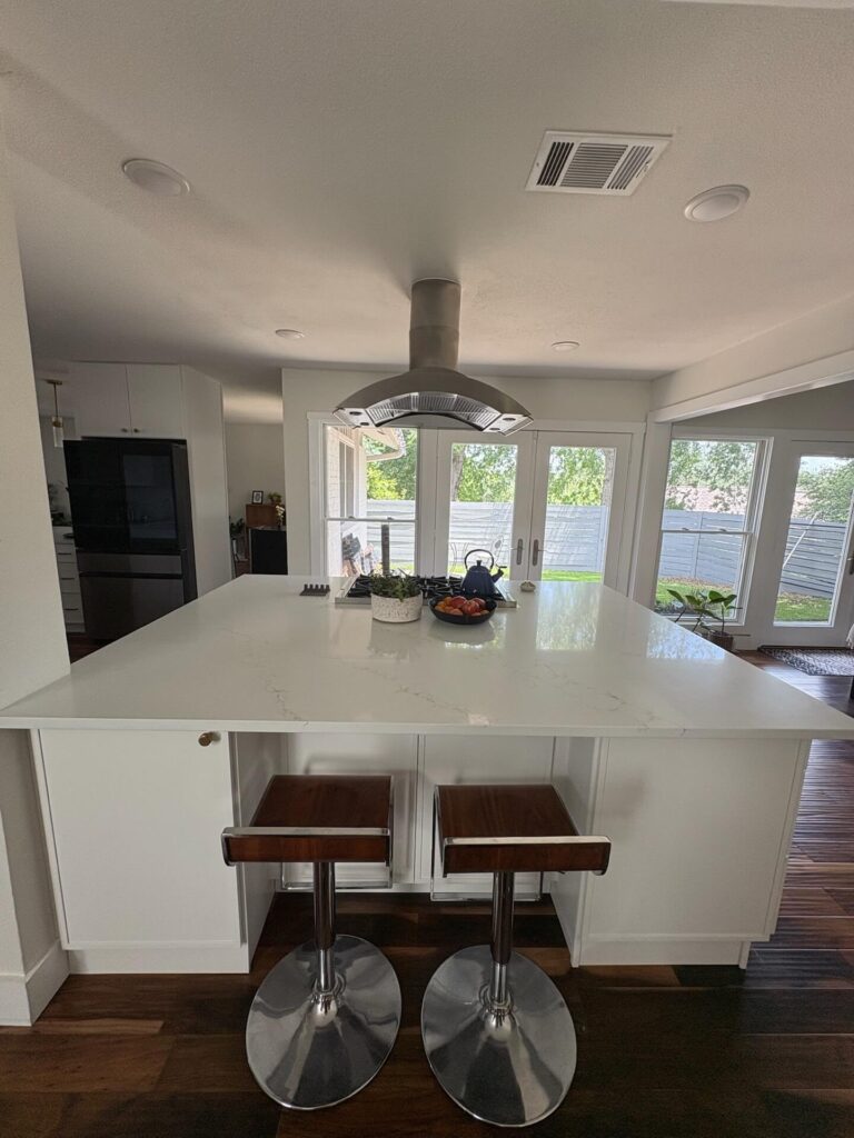 RTA Slim White Shaker cabinets with Stratus Lenox Oro countertops.