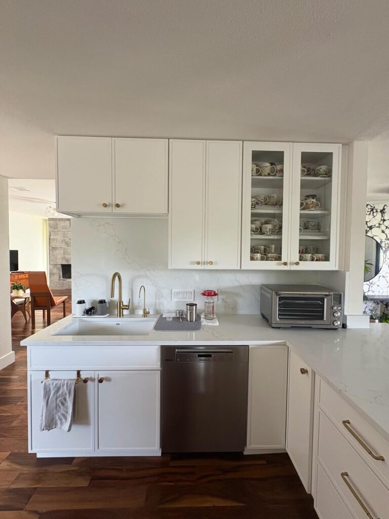RTA Slim White Shaker cabinets with Stratus Lenox Oro countertops.