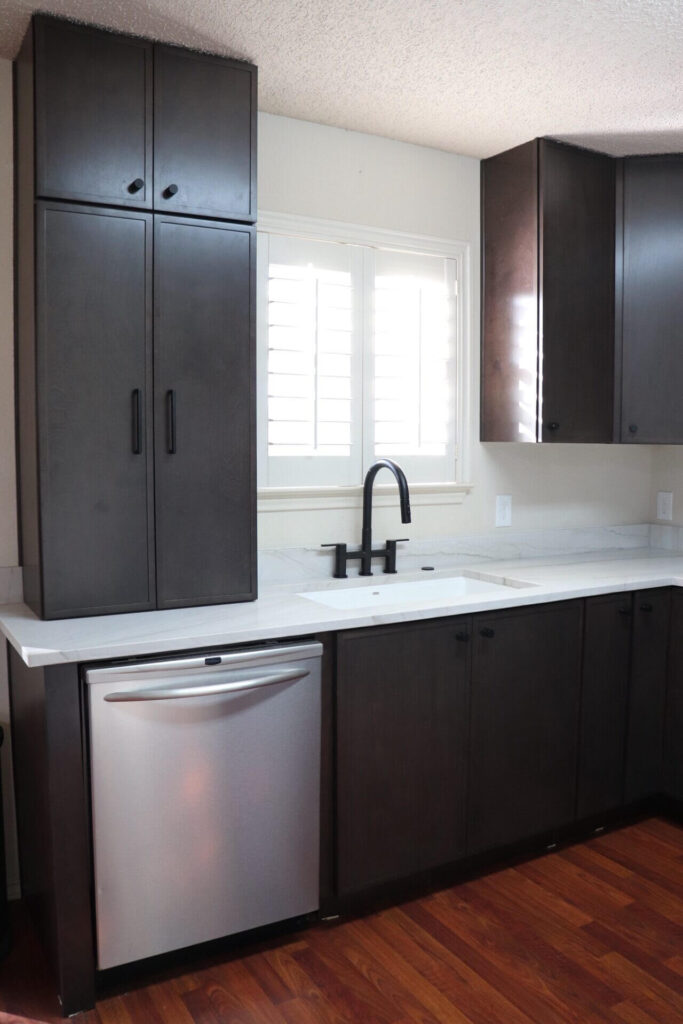 RTA Slim Mocha cabinets with Stratus Mykonos Leathered countertops