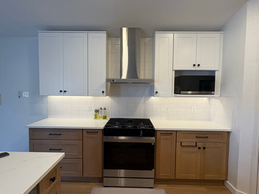 RTA Timber Shaker lowers, RTA White Shaker uppers