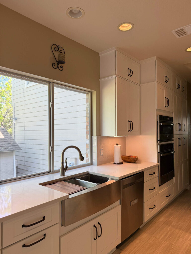 RTA White Shaker vanity with Arizona Tile Ridge countertop