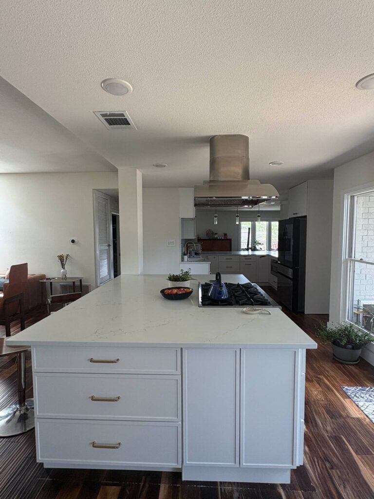RTA Slim White Shaker cabinets with Stratus Lenox Oro countertops.
