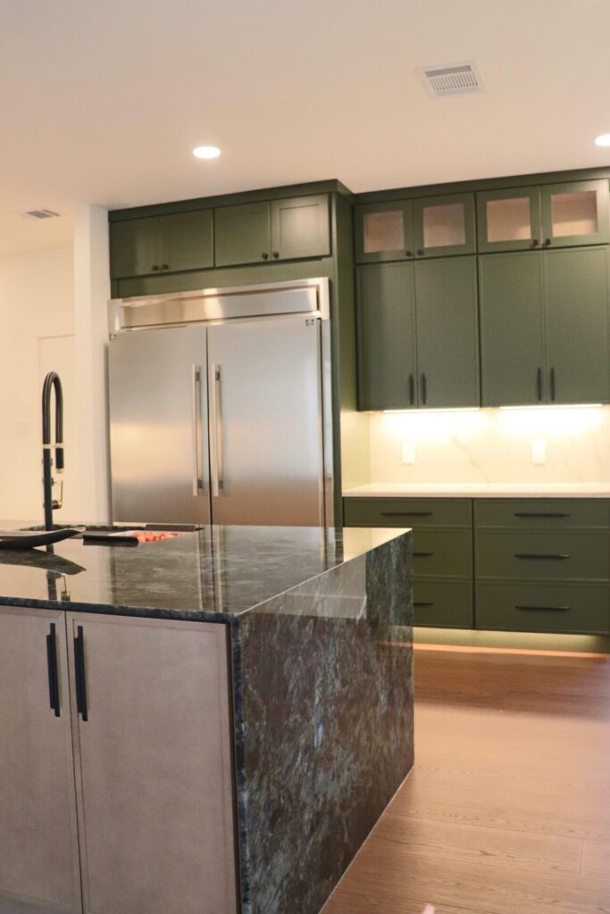 Fabuwood Slim Shaker in Hunter Green