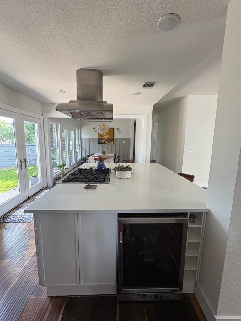RTA Slim White Shaker cabinets with Stratus Lenox Oro countertops.